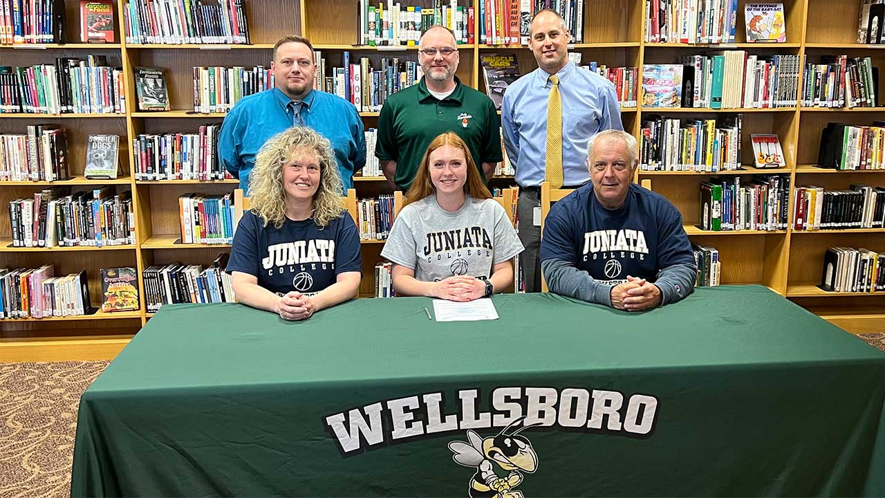 Coolidge signs Letter of Intent to play basketball at Juniata