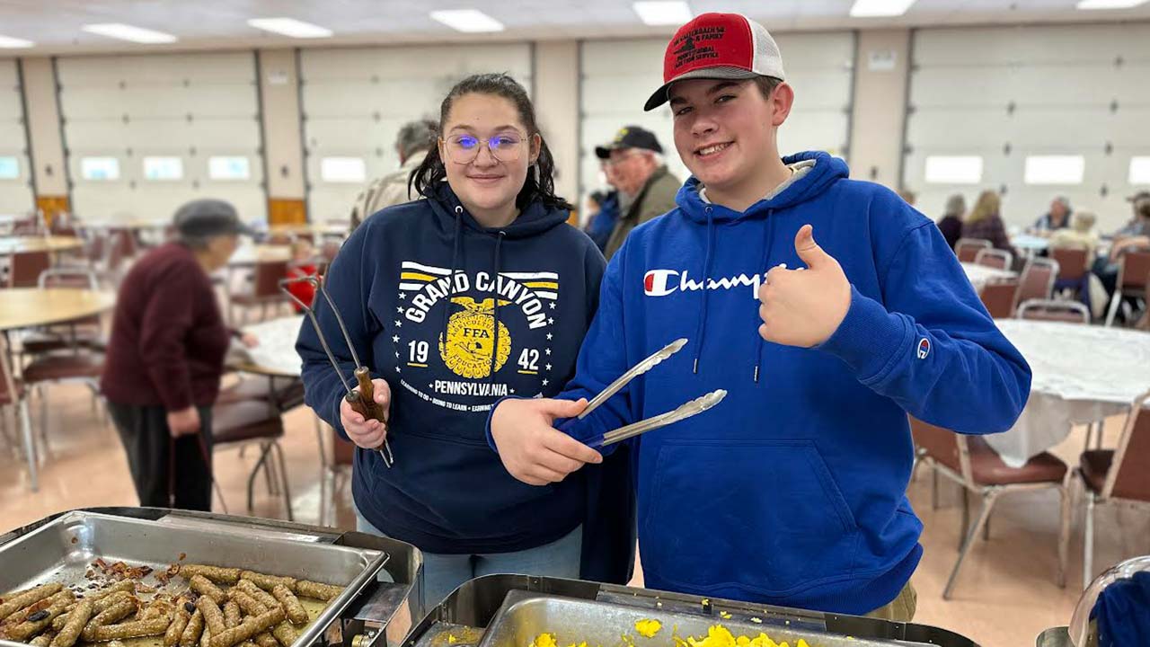 Grand Canyon FFA Finishes FFA Week With Pancakes